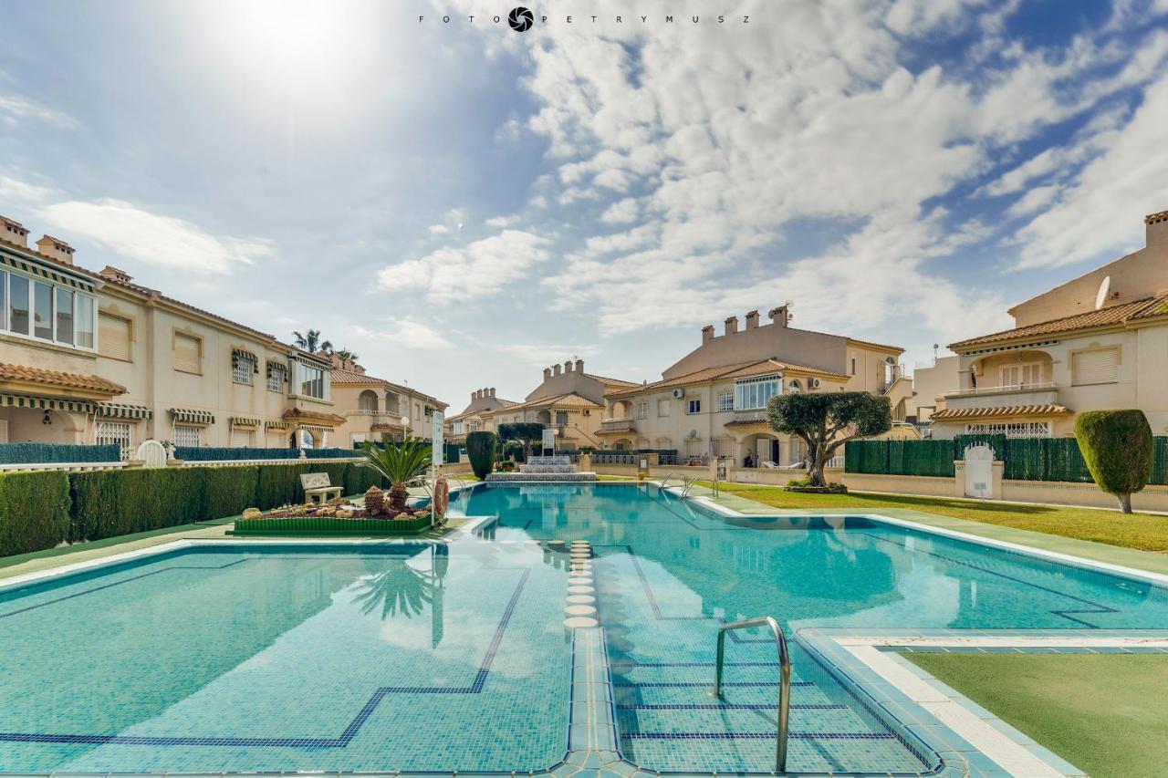 Casa Del Mar By La Mata Apartment ตอร์เรเวียคา ภายนอก รูปภาพ